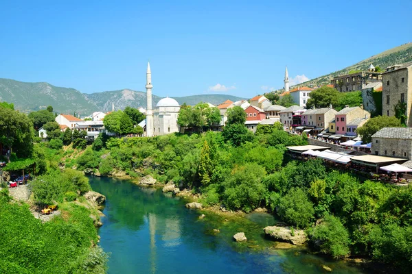 Mostar Bosnia Herzegovina Agosto 2019 Casco Antiguo Mostar Con Río — Foto de Stock