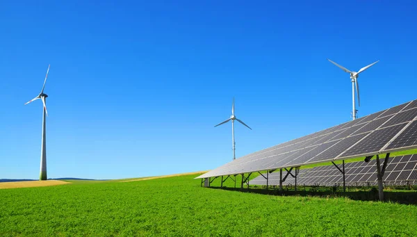 Solar Panels Wind Turbines Meadow Power Plant Using Renewable Energy — Stock Photo, Image