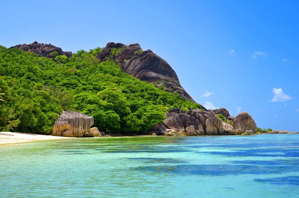 Hermosa Playa Anse Source Argent Con Grandes Rocas Granito Día — Foto de Stock