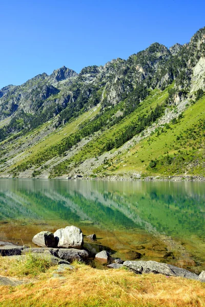 Gaube Meer Pyreneeën Frankrijk Prachtig Berglandschap Zonnige Dag — Stockfoto