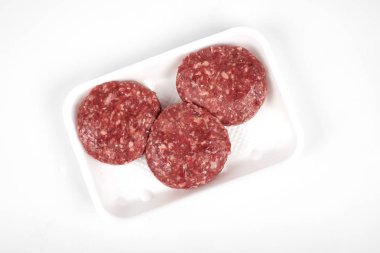 kıyma Plastik paket beyaz arka plan üzerinde izole