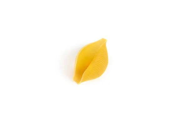 Conchiglioni cáscaras de pasta, aislado sobre un fondo blanco . —  Fotos de Stock