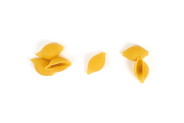 Conchiglioni pasta, isolated on a white background . — стоковое фото