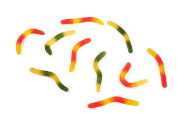 Sakızlı jöle solucan şeker izole üzerinde beyaz zemin üzerine.