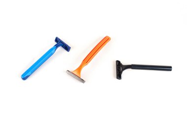 Beyaz arka plan üzerinde izole yeni jilet kümesi