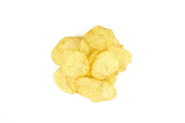 Gelbe Kartoffelchips isoliert auf weißem Hintergrund — Stockfoto