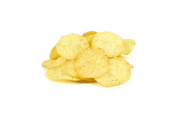 Żółte chipsy ziemniaczane izolowane na białym tle — Zdjęcie stockowe