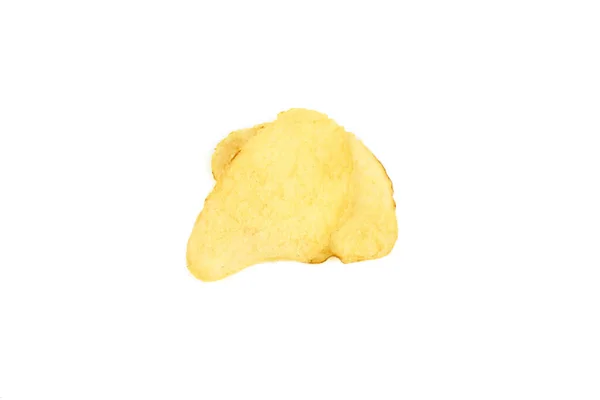 Куча желтых картофельных чипсов на белом фоне — стоковое фото
