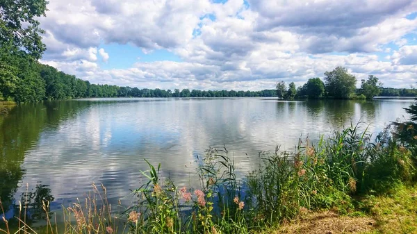 Scenic Udsigt Dam Mod Dramatisk Himmel Med Skyer South Bohemia - Stock-foto