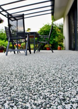 Dekoratif potted çiçek ile güzel Teras