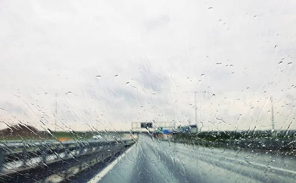 Uitzicht Vanaf Auto Door Het Raam Met Regendruppels Tijdens Het — Stockfoto