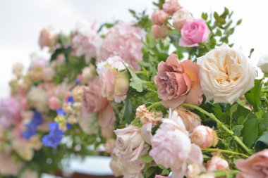 Çiçekli güzel düğün süsü