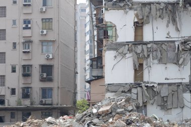 yarı harap bina, Çin