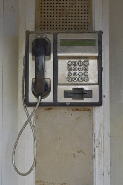 sokak metalik telefon,