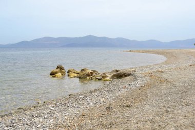 taşlar pitoresk sahilde