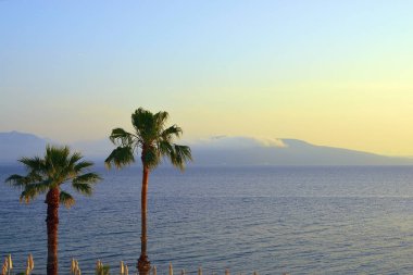 Deniz kenarında çok güzel gün batımı