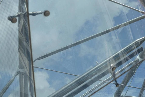 Mimari arka plan. Örümcek cam sistemi unsurları bağlantı elemanları