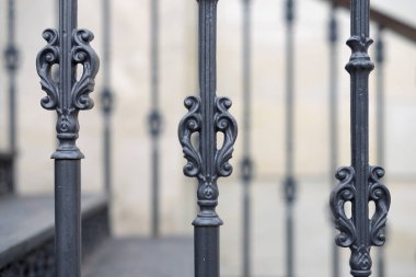 sahte metal çitler eski usul