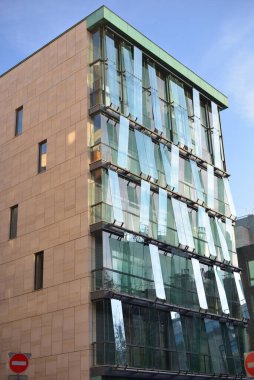 Moskova, Rusya - 22 Ekim 2018: tuğla ve camdan yapılmış güzel modern bina