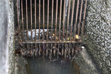 Yağmur suyu akışı için kanalizasyon