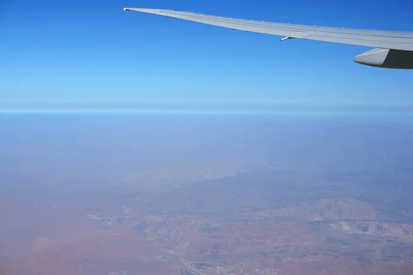 Blauer Himmel Und Flügel Des Flugzeugs — Stockfoto