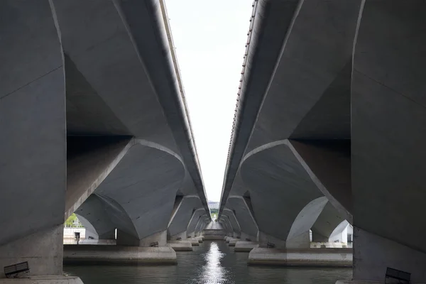 Vista Abstracta Bajo Puente Explanada —  Fotos de Stock