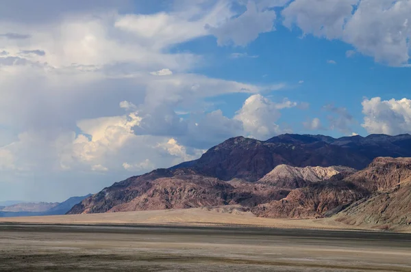 Область badwater у долині смерті — стокове фото