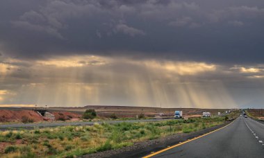 Günbatımı Arizona üzerinde