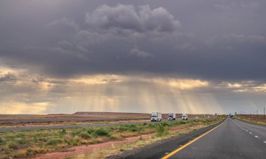 Günbatımı Arizona üzerinde