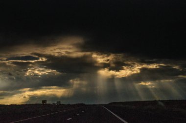 Günbatımı Arizona üzerinde