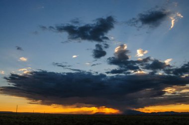 Günbatımı Arizona üzerinde