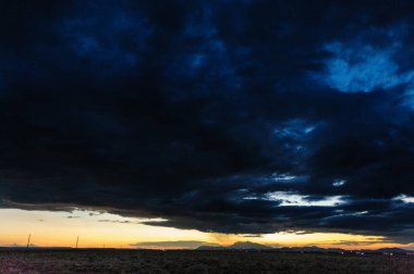 Günbatımı Arizona üzerinde