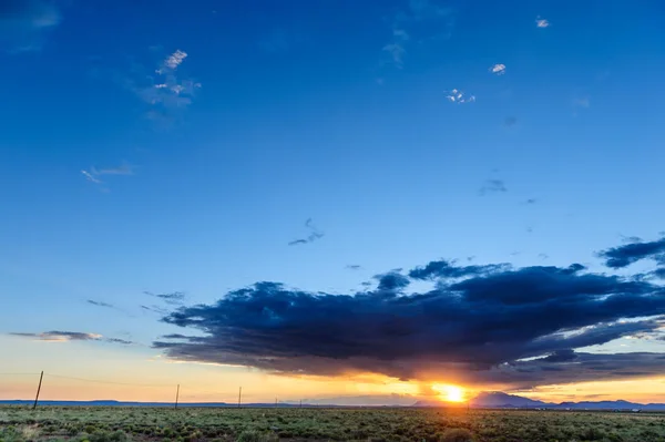 Günbatımı Arizona üzerinde — Stok fotoğraf
