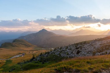 Passo di Giau, İtalyan Dolomites gün batımında