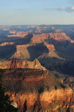 Grand Canyon üzerinde gündoğumu