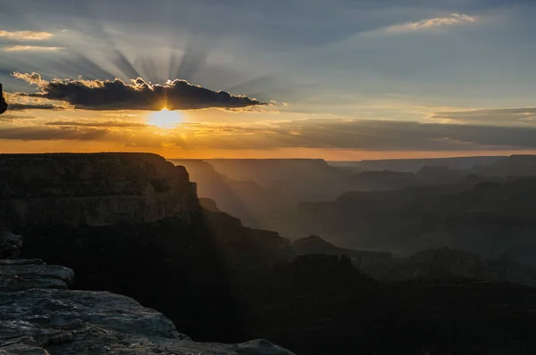 Захід сонця у Великому Каньйоні. — стокове фото