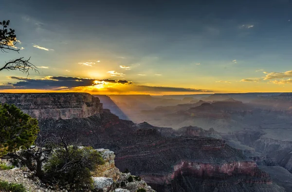 Büyük Kanyon 'da gün batımı