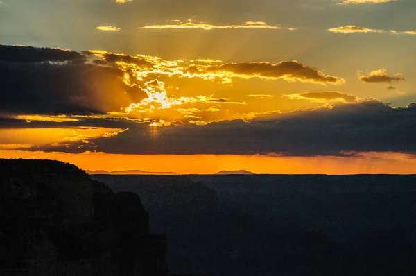Захід сонця у Великому Каньйоні. — стокове фото