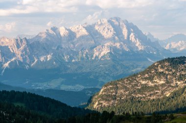 Passo di Giau, İtalyan Dolomites gün batımında