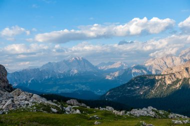 Passo di Giau, İtalyan Dolomites gün batımında