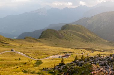 Passo di Giau, İtalyan Dolomites gün batımında