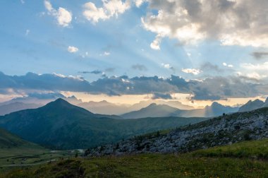 Passo di Giau, İtalyan Dolomites gün batımında