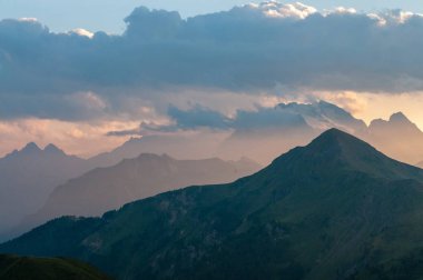 Passo di Giau, İtalyan Dolomites gün batımında