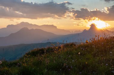 Passo di Giau, İtalyan Dolomites gün batımında