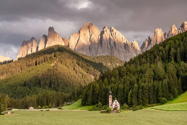 La Iglesia de San Juan en Ranui al atardecer — Foto de Stock