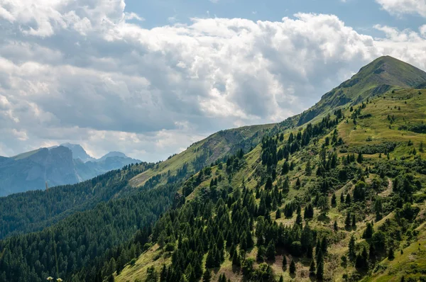 Cena de montanha nas Dolomitas italianas — Fotografia de Stock