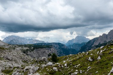 Dağ doruklarına Tre Cime Tabiat Parkı