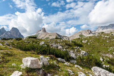 Dağ doruklarına Tre Cime Tabiat Parkı