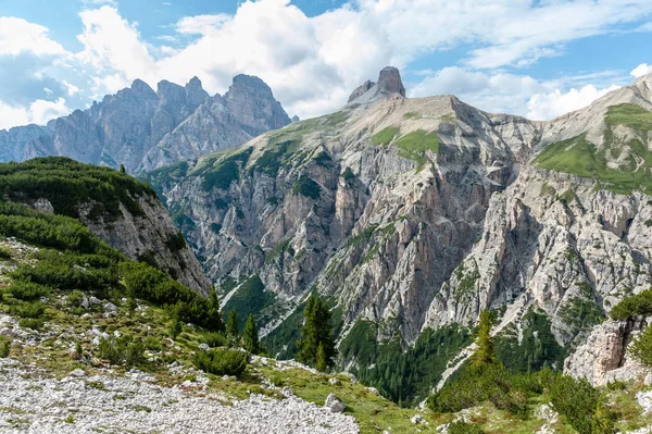Bergtoppen van het natuurpark van Tre Cime — Stockfoto