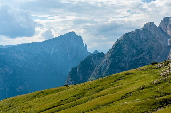 Tre Cime 自然公園の山頂 — ストック写真